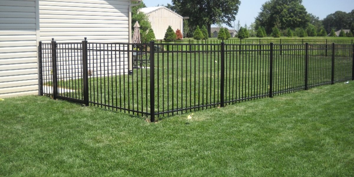 How to Choose the Right Fence for Your St. Louis Property
