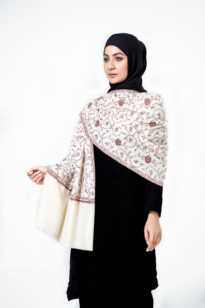 Lightweight and Warm Shawls for Women – Style Meets Comfort at Sarwat.pk