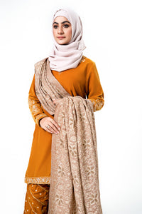 Shawl: A Timeless Fashion Piece for Every Season